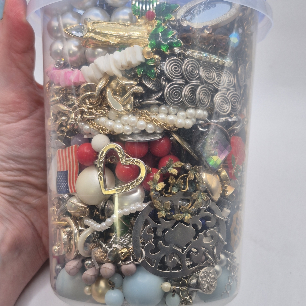 2+ lb VTG to Now Jewelry Jar | Craft, Repair, Wear - Picture 3 of 8